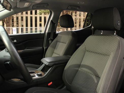 Used 2017 GMC Acadia SLE w/ Driver Alert Package I AWD/4WD image 16