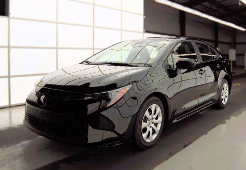 Used 2026 Toyota Corolla LE FWD image 3