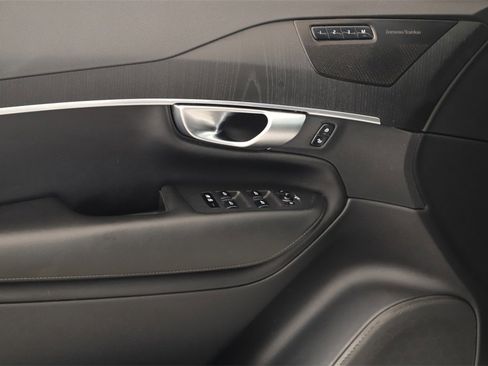 Used 2020 Volvo XC90 T5 Momentum image 22