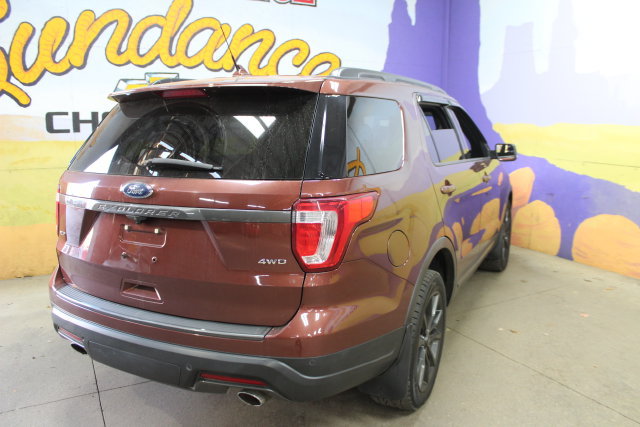 Used 2018 Ford Explorer XLT w/ XLT Appearance Package AWD/4WD image 8