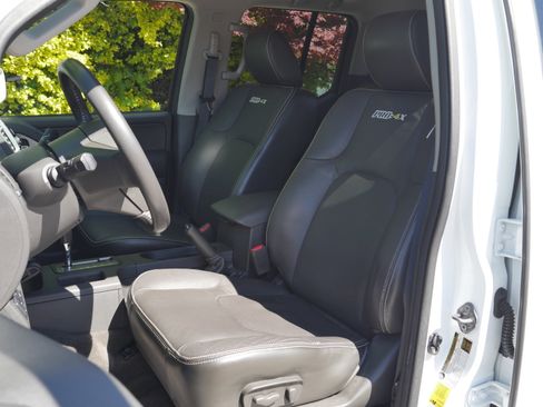 Used 2016 Nissan Frontier PRO-4X w/ Pro-4x Luxury Package AWD/4WD image 32