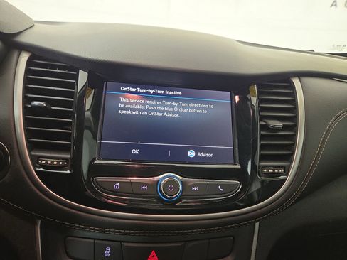 Used 2019 Chevrolet Trax LT w/ LT Convenience Package image 21