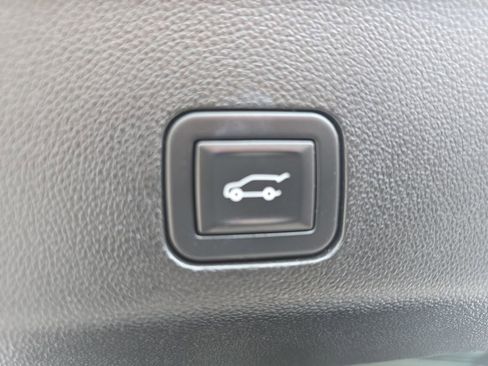 Certified 2023 GMC Yukon XL Denali Ultimate AWD/4WD image 15