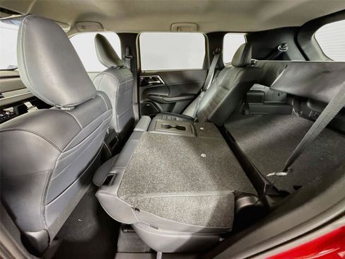 New 2026 Mitsubishi Outlander SE FWD image 16