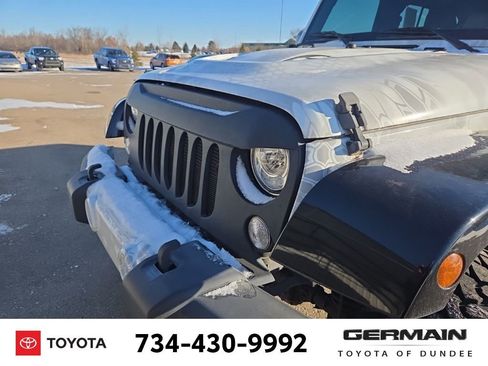 Used 2018 Jeep Wrangler Unlimited Sahara image 13