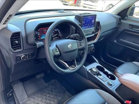 Used 2024 Ford Bronco Sport Outer Banks w/ Tech Package AWD/4WD image 14