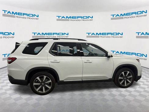 Used 2025 Honda Pilot Elite image 6