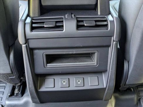 Certified 2025 Land Rover Defender 110 X-Dynamic SE AWD/4WD image 12