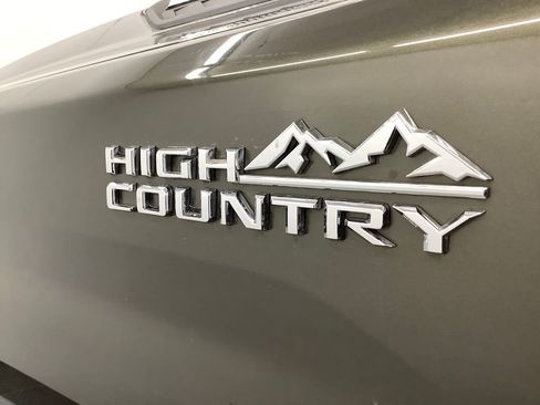Used 2023 Chevrolet Silverado 2500 High Country w/ Technology Package AWD/4WD image 20