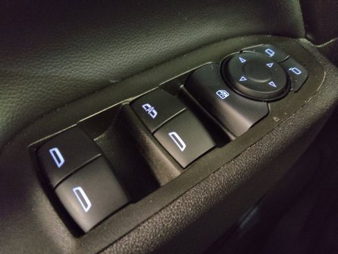Used 2024 Chevrolet Equinox LT FWD image 27