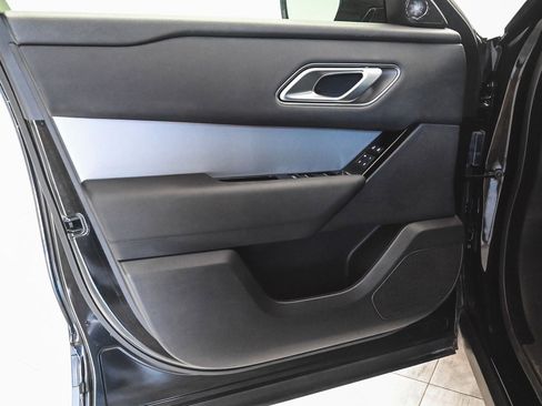 Used 2025 Land Rover Range Rover Velar S image 8