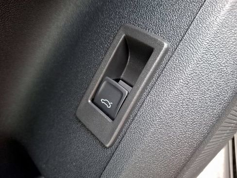Used 2025 Audi Q5 Premium AWD/4WD image 24