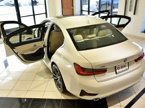 Used 2020 BMW 330i xDrive Sedan w/ Driving Assistance Package image 9