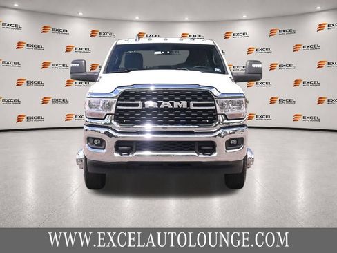 Used 2024 RAM 3500 Big Horn AWD/4WD image 8