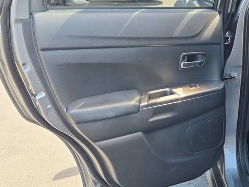 Used 2025 Mitsubishi Outlander Sport SE AWD/4WD image 25