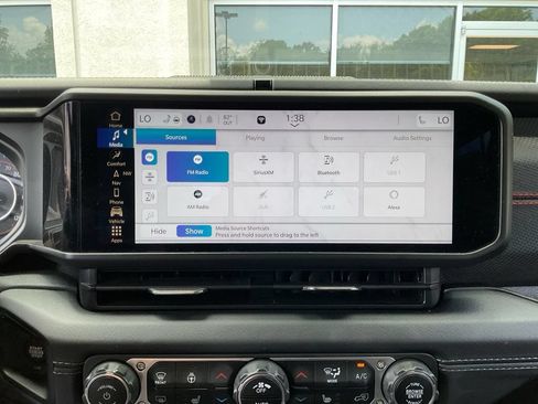 Used 2024 Jeep Gladiator Rubicon w/ Technology Group AWD/4WD image 20