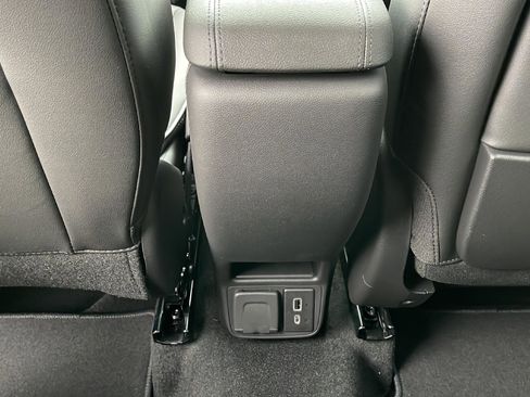 Used 2025 Buick Encore GX Avenir w/ Avenir Technology Package image 12