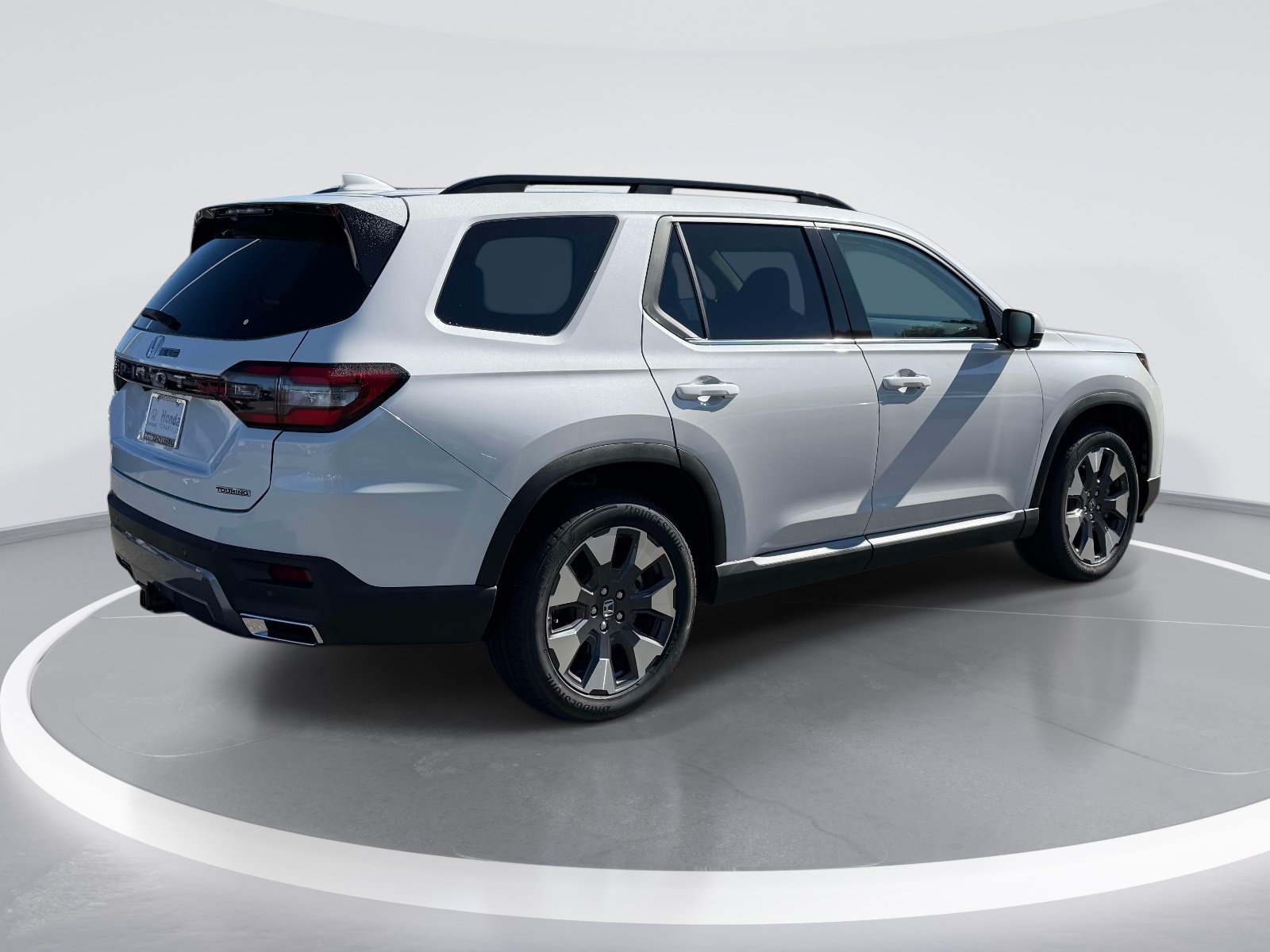 New 2026 Honda Pilot Touring image 2