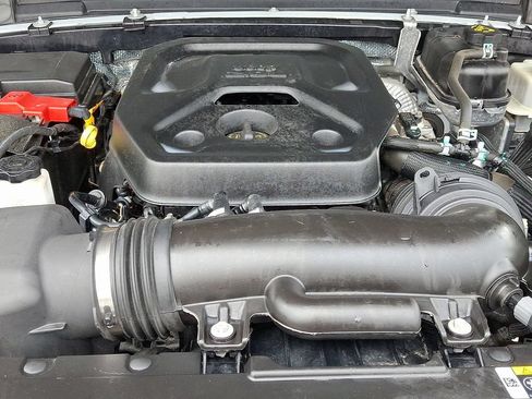Used 2024 Jeep Wrangler Unlimited AWD/4WD image 27