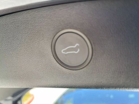 Used 2023 Tesla Model 3 Standard Range image 32