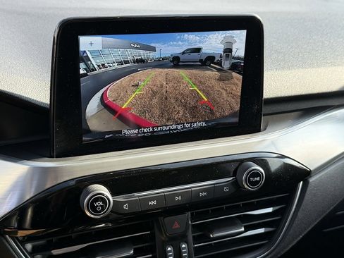 Used 2022 Ford Escape Titanium w/ Class II Trailer Tow Package image 17