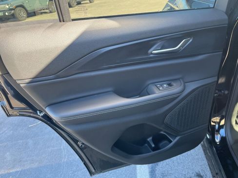 New 2025 Jeep Grand Cherokee Laredo X image 11