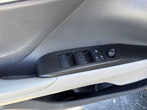 Used 2021 Toyota Camry LE AWD/4WD image 17