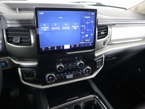 Used 2024 Ford Expedition XLT image 27