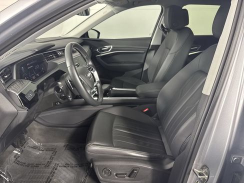 Used 2022 Audi e-tron Premium w/ Convenience Plus Package AWD/4WD image 26