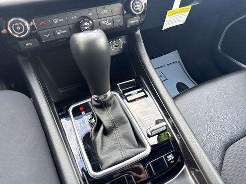 Used 2024 Jeep Compass Latitude w/ Convenience Group image 23