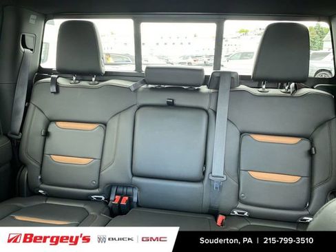 Used 2020 GMC Sierra 1500 AT4 w/ AT4 Carbonpro Edition AWD/4WD image 25
