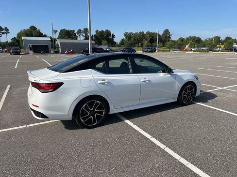 Used 2024 Nissan Sentra SR w/ SR Premium Package FWD image 5