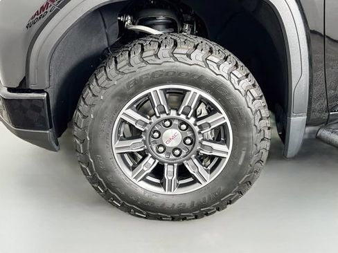 Used 2024 GMC Sierra 1500 AT4 w/ Technology Package AWD/4WD image 12