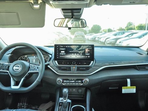 New 2025 Nissan Altima 2.5 SL image 15