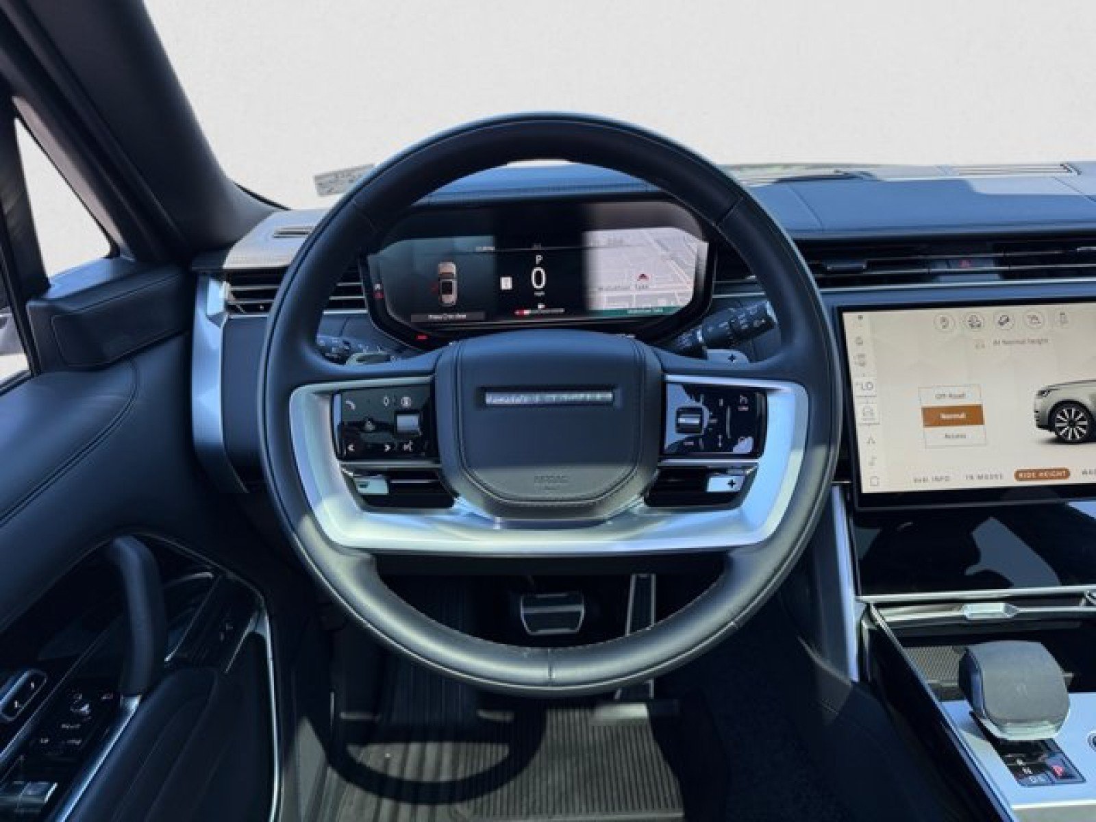 Certified 2025 Land Rover Range Rover SE AWD/4WD image 15