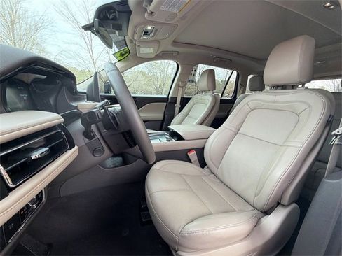 Used 2023 Lincoln Aviator Reserve w/ Elements Package Plus image 11