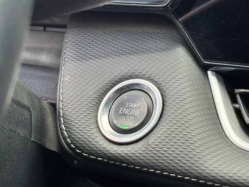 Used 2025 Chevrolet Equinox LT FWD image 21