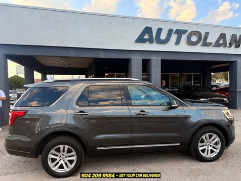 Used 2018 Ford Explorer XLT w/ Equipment Group 202A AWD/4WD image 11