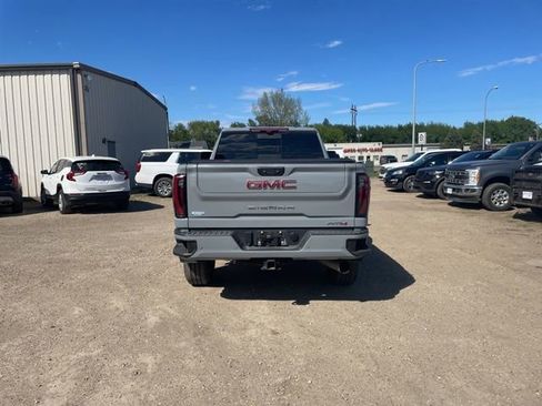Used 2024 GMC Sierra 2500 AT4 w/ AT4 Premium Plus Package AWD/4WD image 6