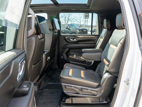 Used 2022 GMC Yukon XL AT4 w/ AT4 Premium Plus Package image 14