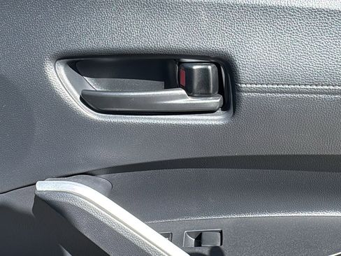 Used 2024 Toyota Corolla Cross SE image 29