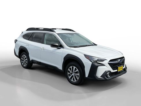 Used 2024 Subaru Outback Premium image 7