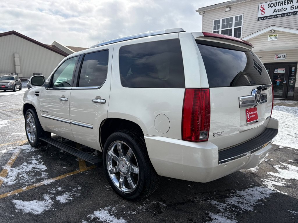 Used 2007 Cadillac Escalade AWD w/ Information Package image 8