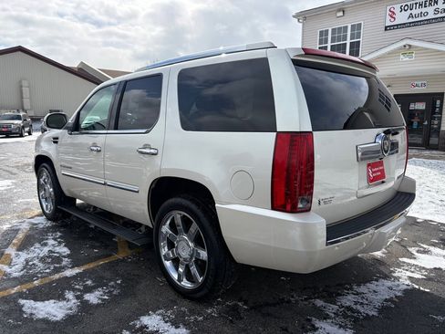 Used 2007 Cadillac Escalade LUXURY w/ Information Package image 8