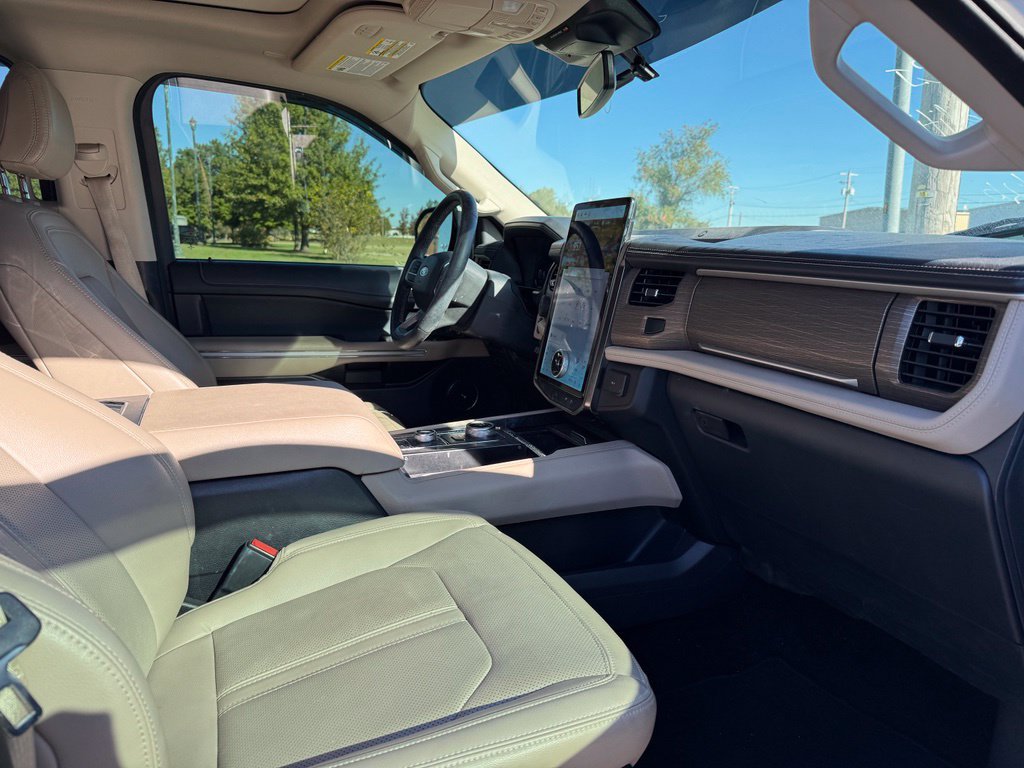 Used 2023 Ford Expedition Max Limited AWD/4WD image 12
