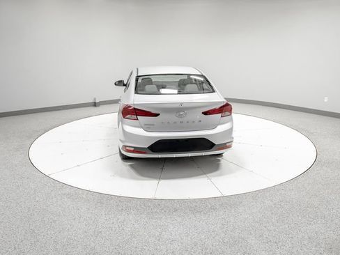 Used 2019 Hyundai Elantra SE FWD image 31