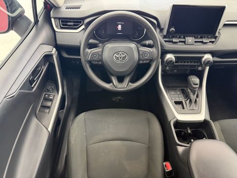 Used 2025 Toyota RAV4 LE AWD/4WD image 23