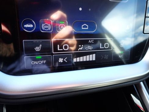 Used 2025 Subaru Outback Premium AWD/4WD image 21