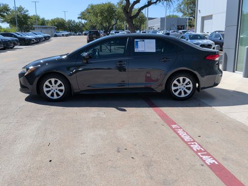 Used 2026 Toyota Corolla LE FWD image 7