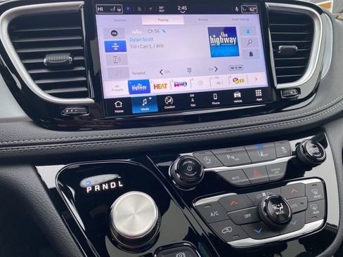 New 2026 Chrysler Pacifica Limited w/ S Appearance Package image 35